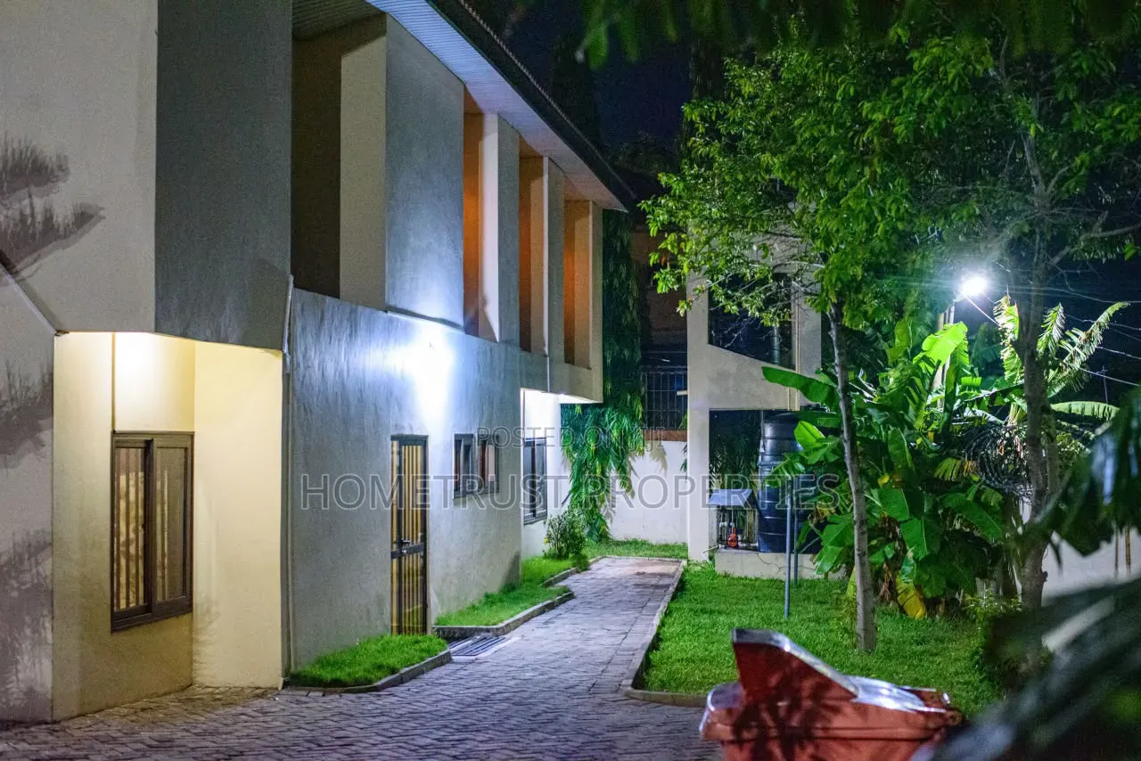 Furnished 4bdrm Duplex in Maccharty Hills for rent in MacCharty Hills