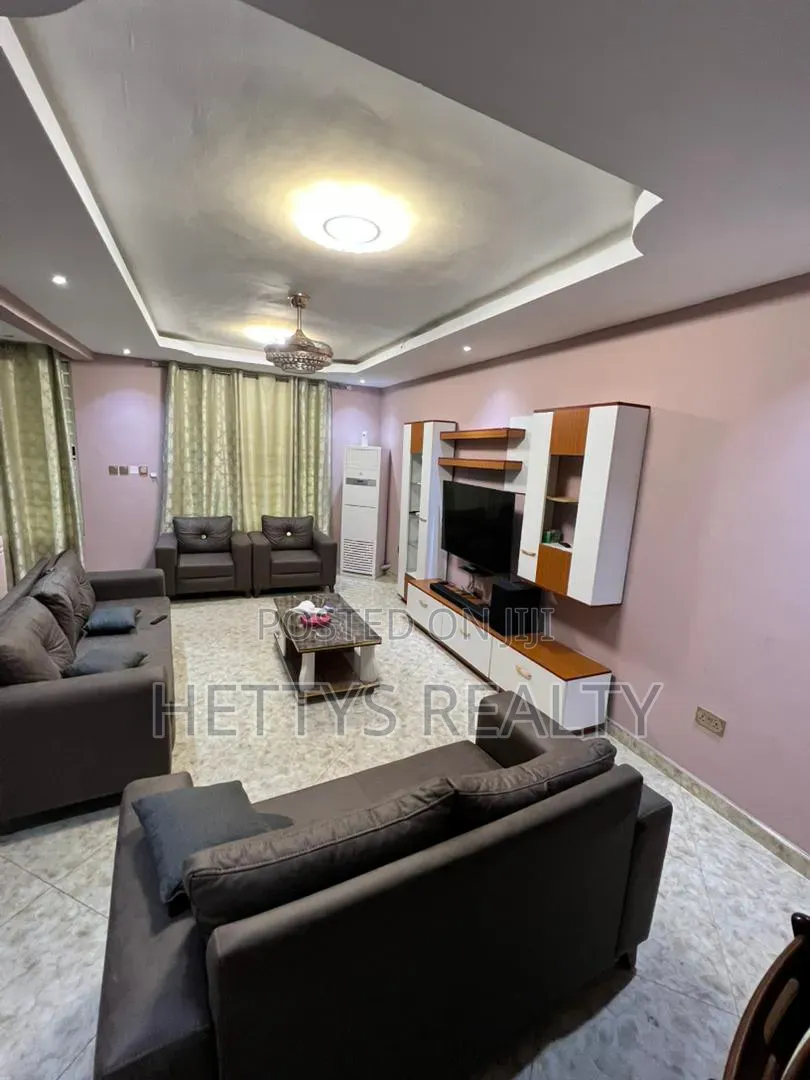 5bdrm House in Olebu for sale in Olebu