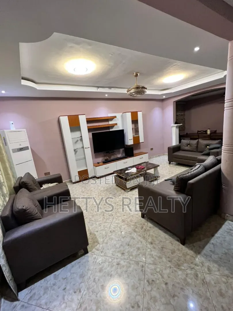 5bdrm House in Olebu for sale in Olebu