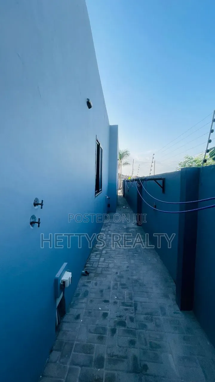 3bdrm House in CP for sale in CP