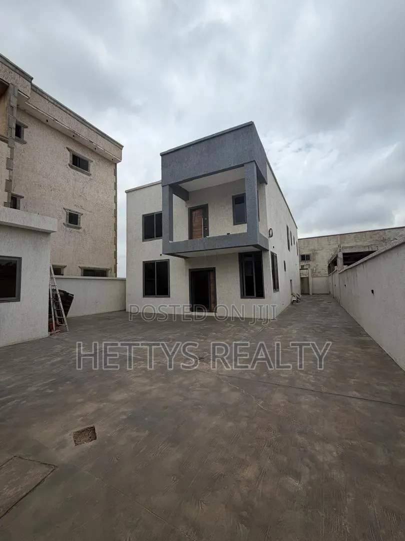 5bdrm House in Melcom for sale in Melcom