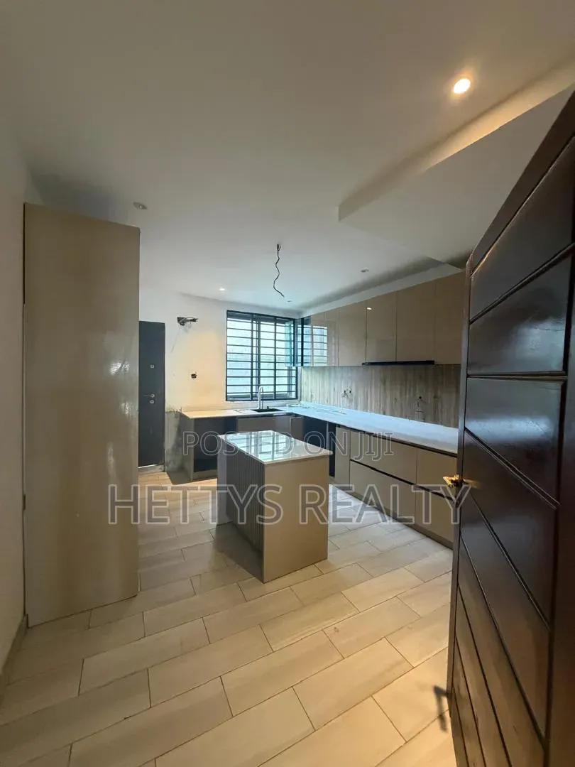 5bdrm House in Melcom for sale in Melcom