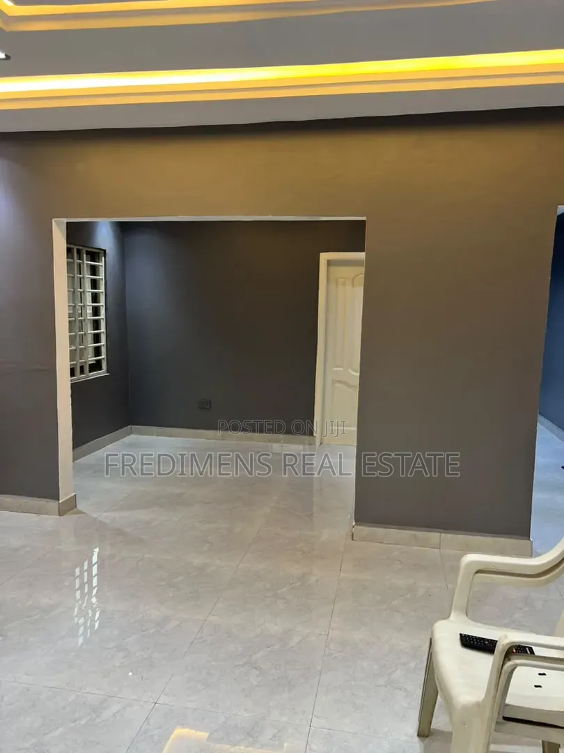 3bdrm House in Fredimens Real, Kumasi Metropolitan for sale in Kumasi Metropolitan