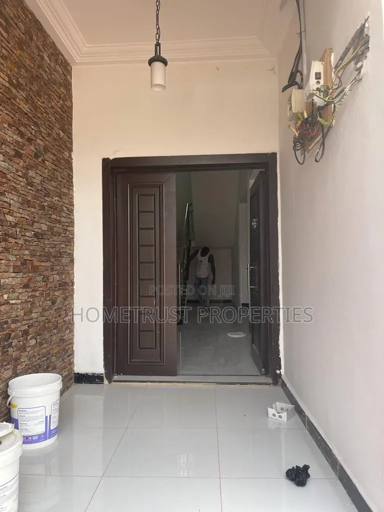 4bdrm Duplex in Kwabenya Acp for rent in Kwabenya