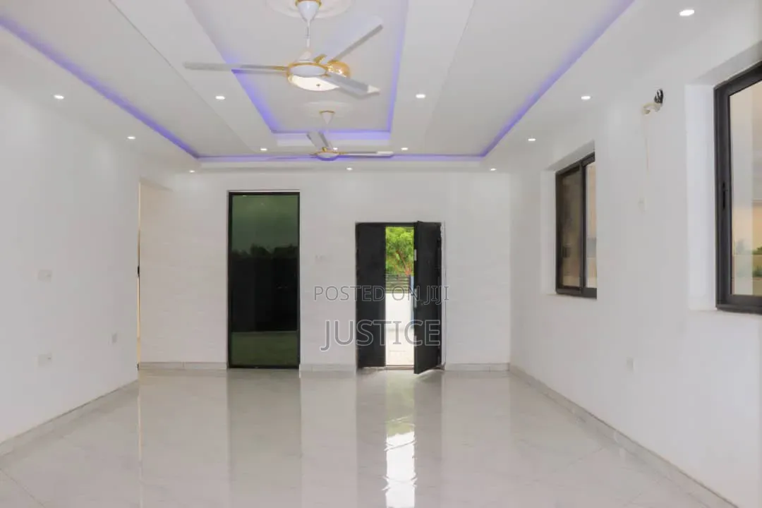 4bdrm House in Comm 26 Borteyman, Community 25 for sale in Community 25