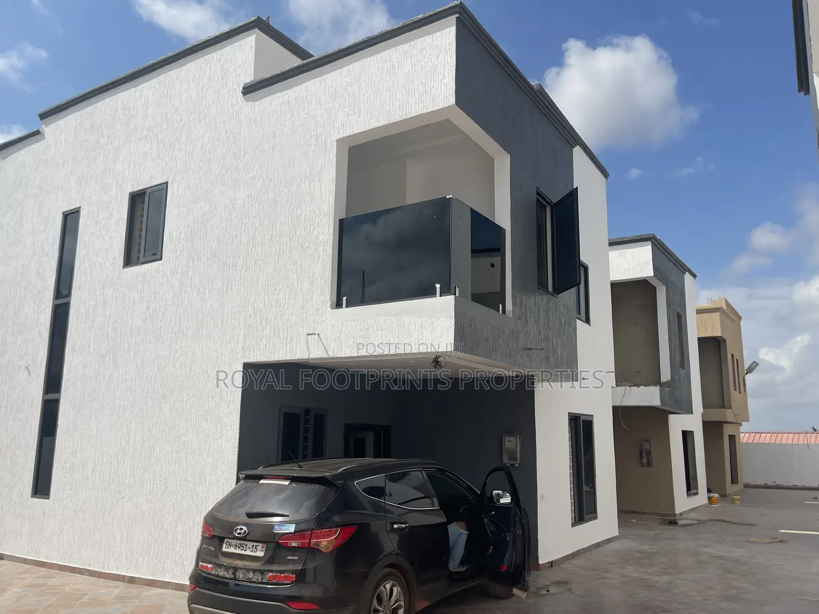 3bdrm Townhouse/Terrace in Royals Footprints, Ashaley Botwe for sale in Ashaley Botwe