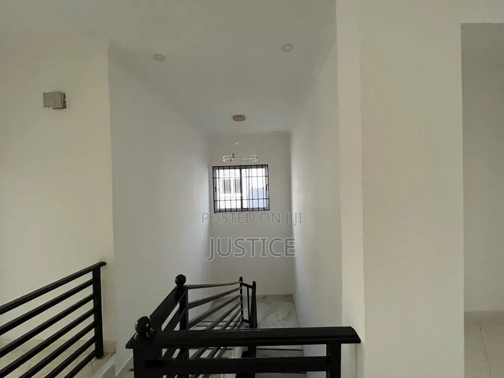 3bdrm House in Ashaley Botwe, Little Roses Area for rent in Little Roses Area