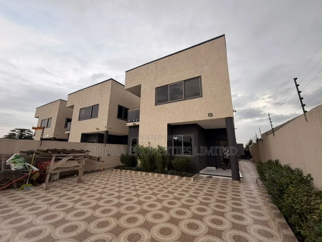 4bdrm Duplex in Ashaley Botwe for rent in Ashaley Botwe