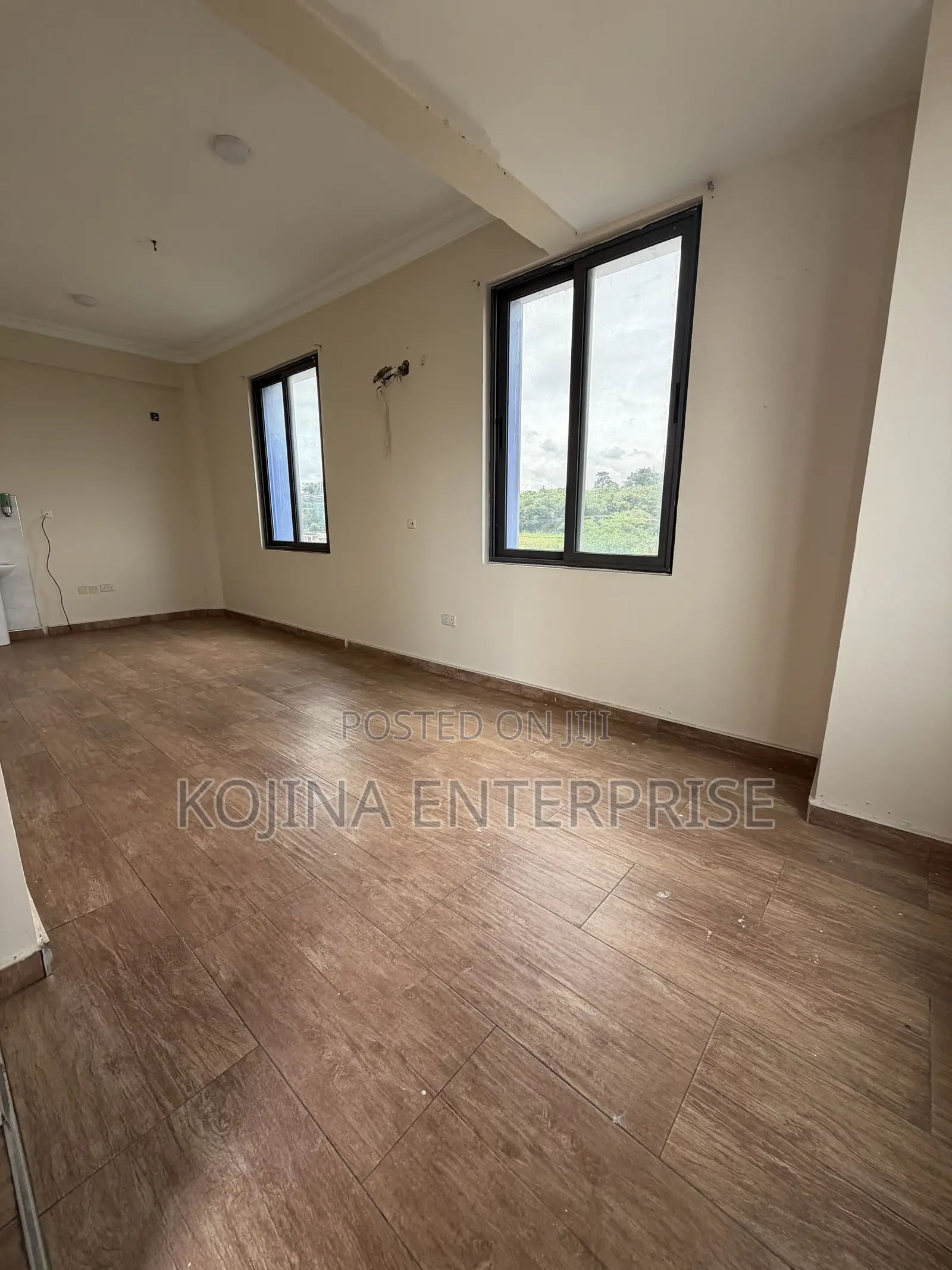 27.5 SQM Office Space for Rent – Asokwa New Road in Kumasi Metropolitan