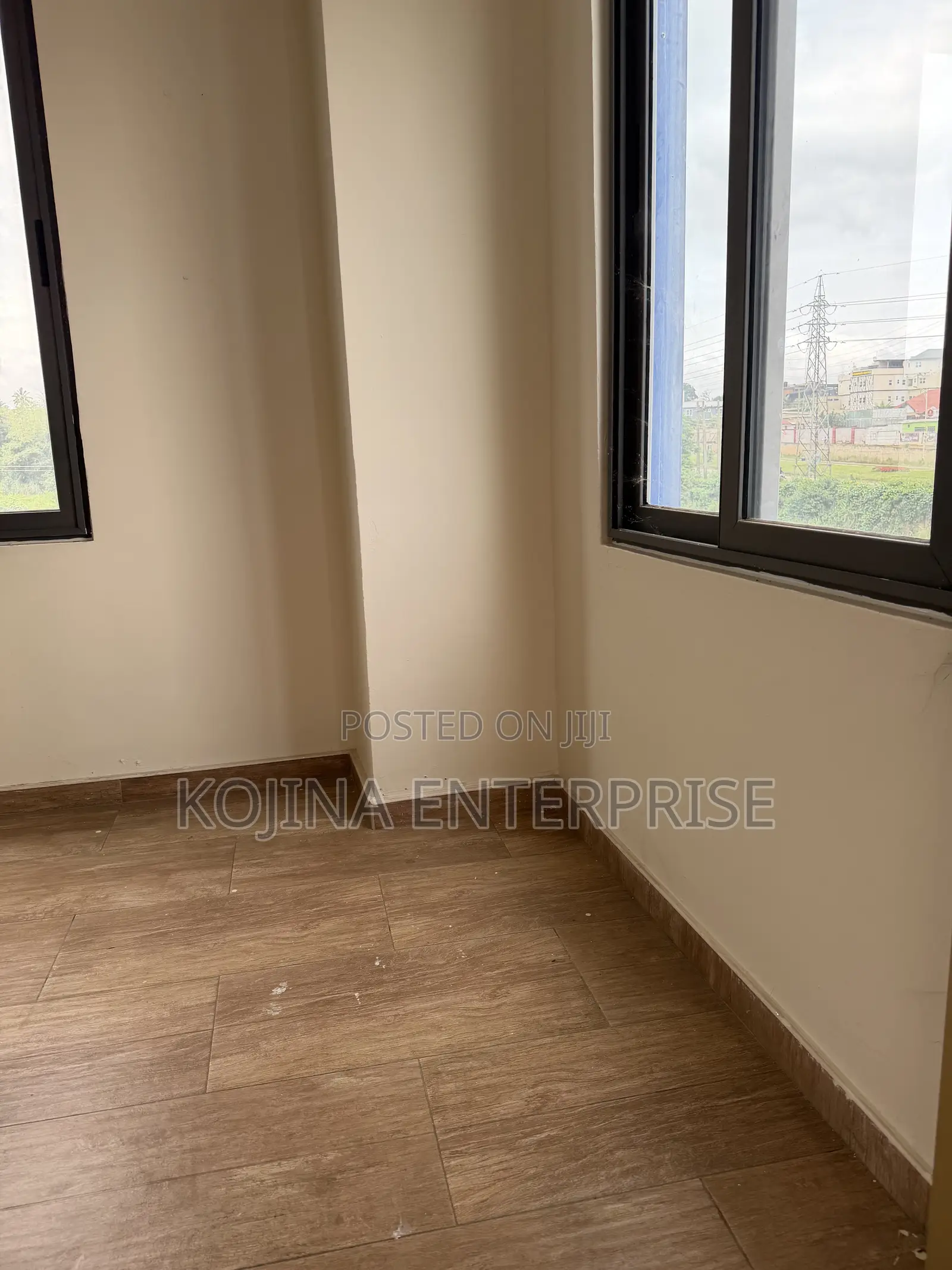 27.5 SQM Office Space for Rent – Asokwa New Road in Kumasi Metropolitan