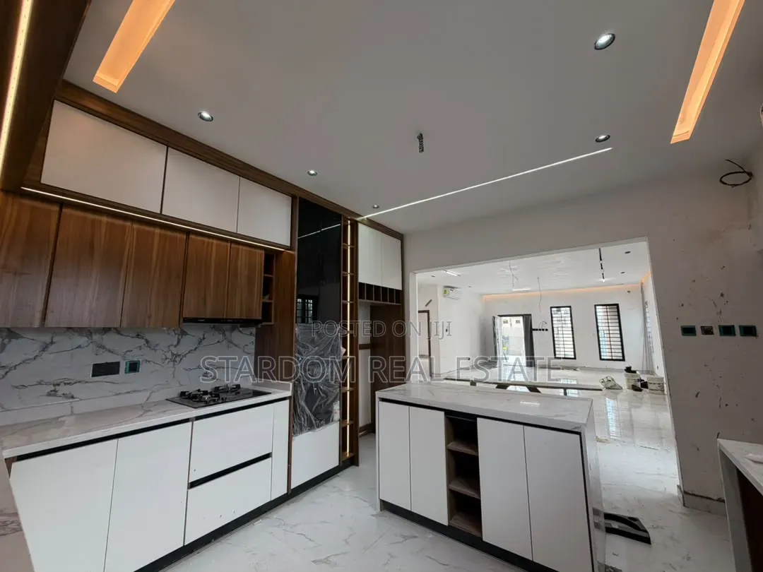 3bdrm Bungalow in Lakeside Estate for sale in Lake Side Estate