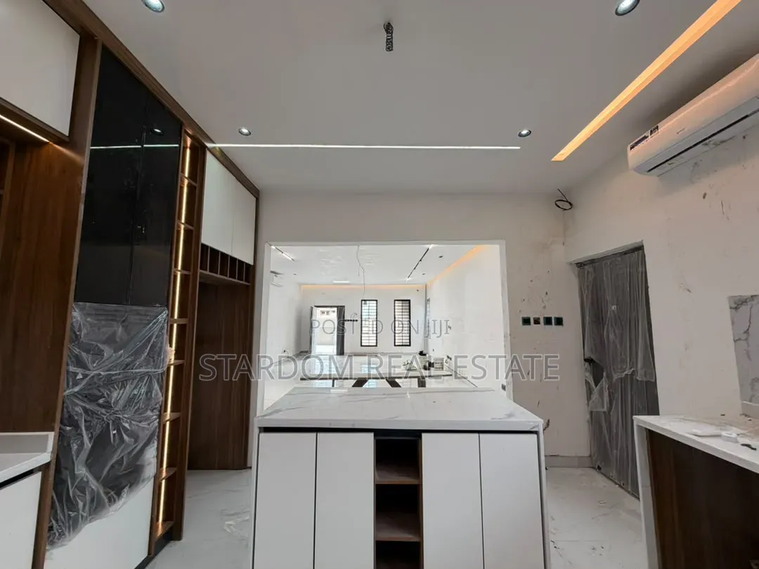 3bdrm Bungalow in Lakeside Estate for sale in Lake Side Estate