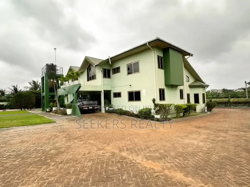 6bdrm House in Ghana Flag for sale in Ghana Flag