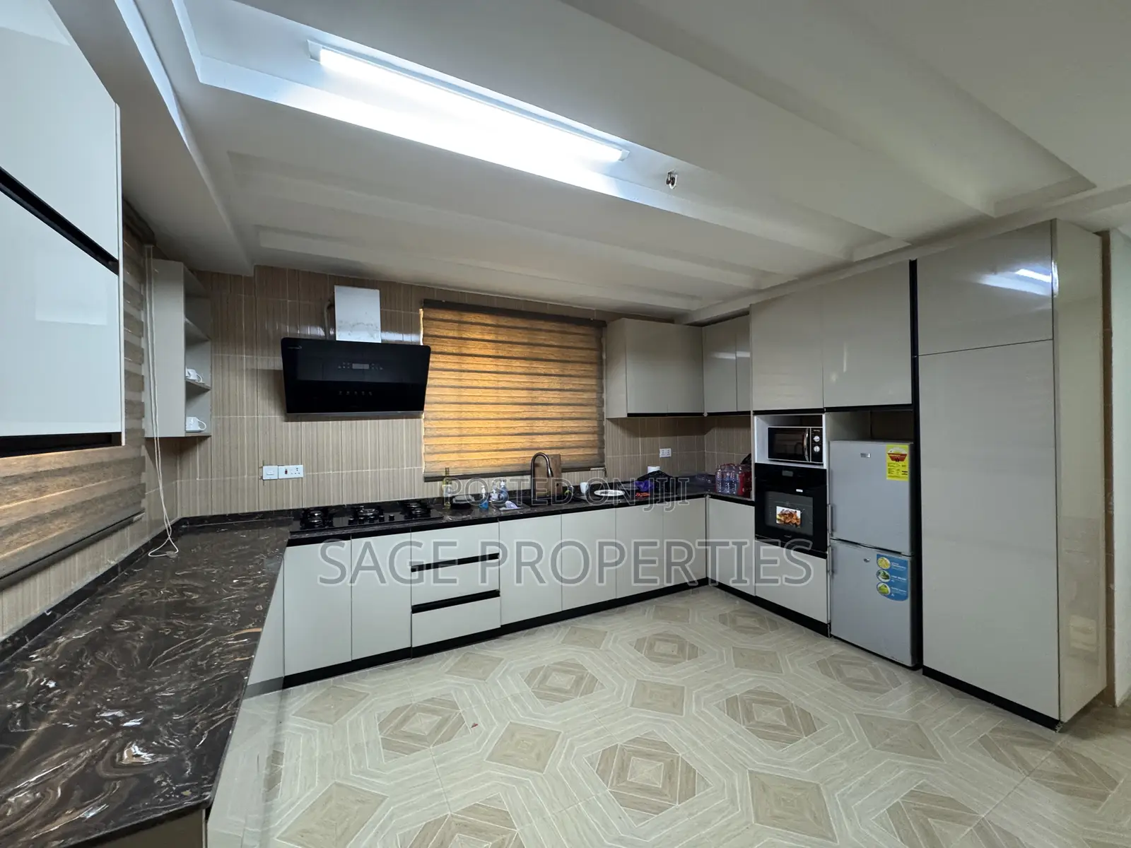 3bdrm Duplex in School Junction for rent in School Junction
