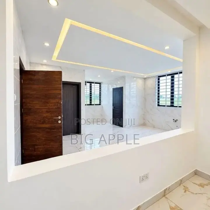 5bdrm House in Oyibi for sale in Oyibi