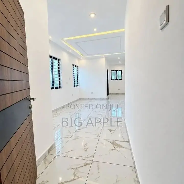 5bdrm House in Oyibi for sale in Oyibi