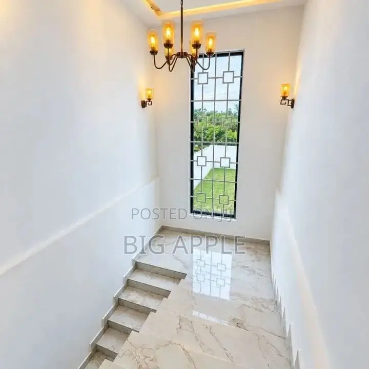 5bdrm House in Oyibi for sale in Oyibi