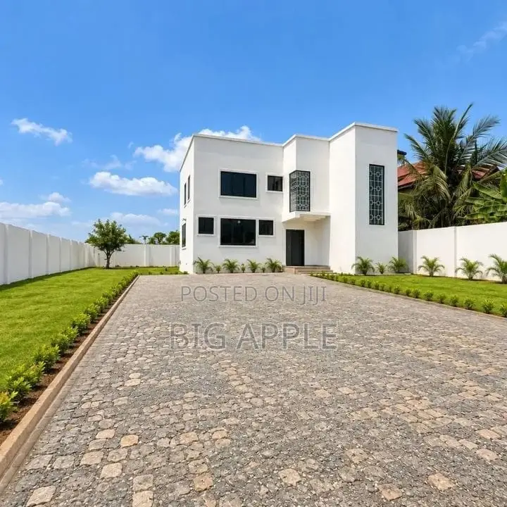 5bdrm House in Oyibi for sale in Oyibi