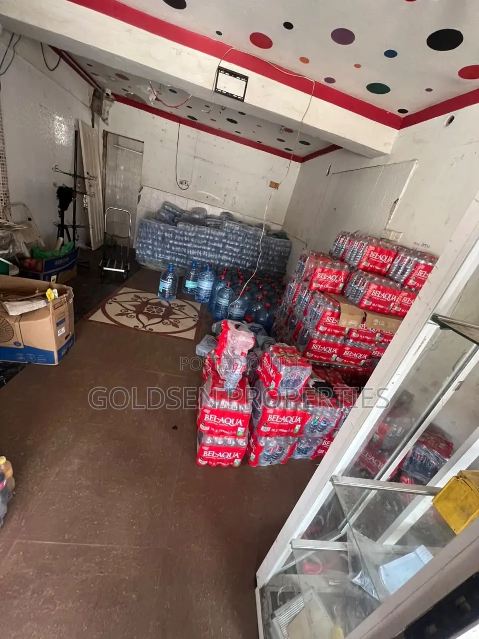 Shop for Rent in Neoplan
