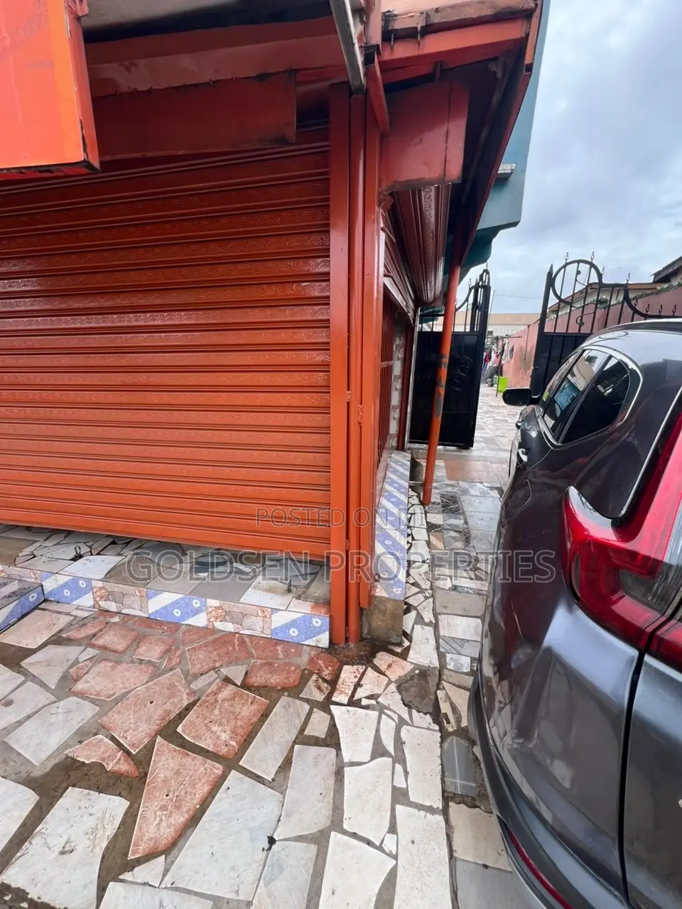 Shop for Rent in Neoplan