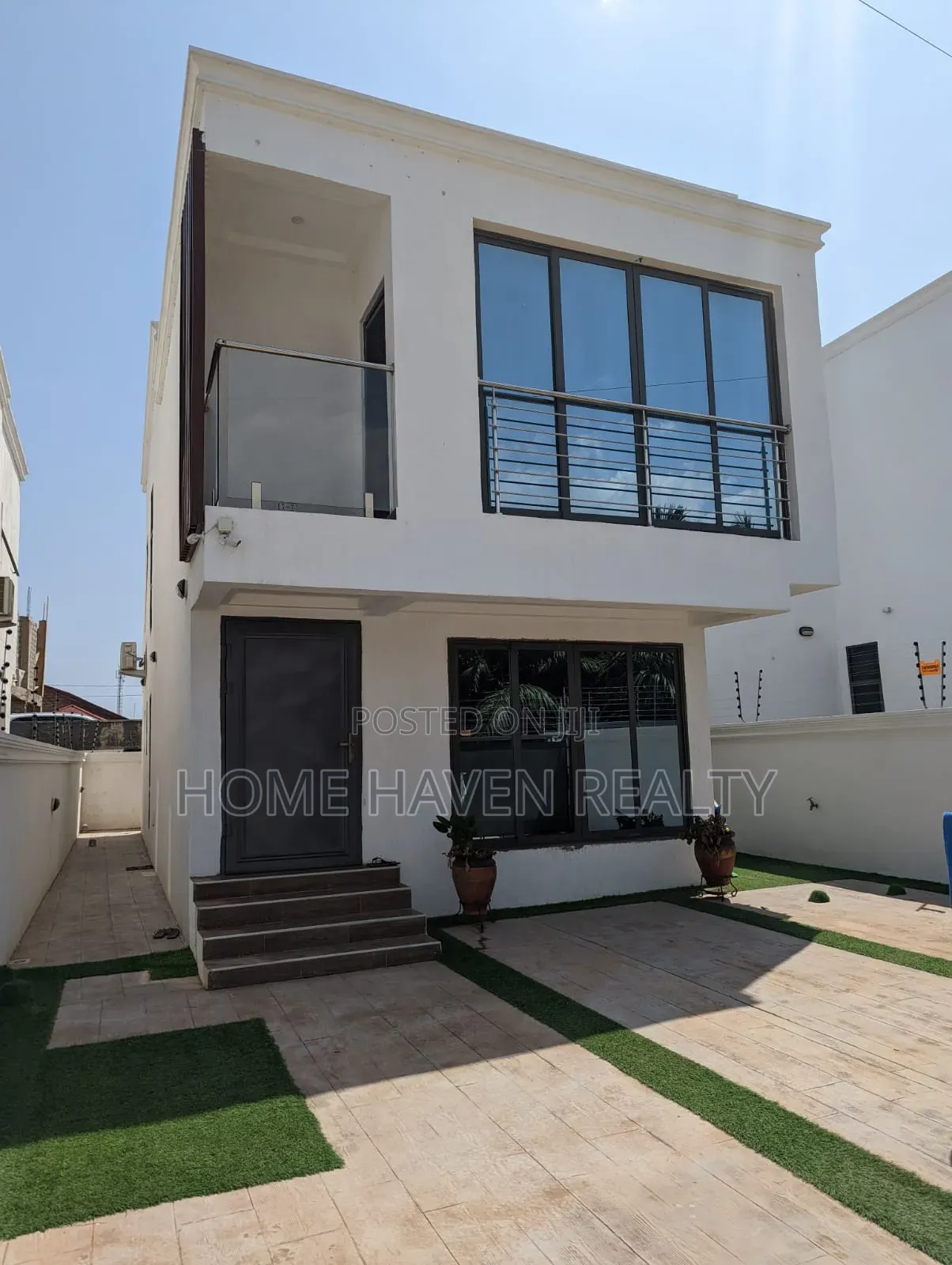 3bdrm House in Ashaley Botwe, School Junction for sale in School Junction