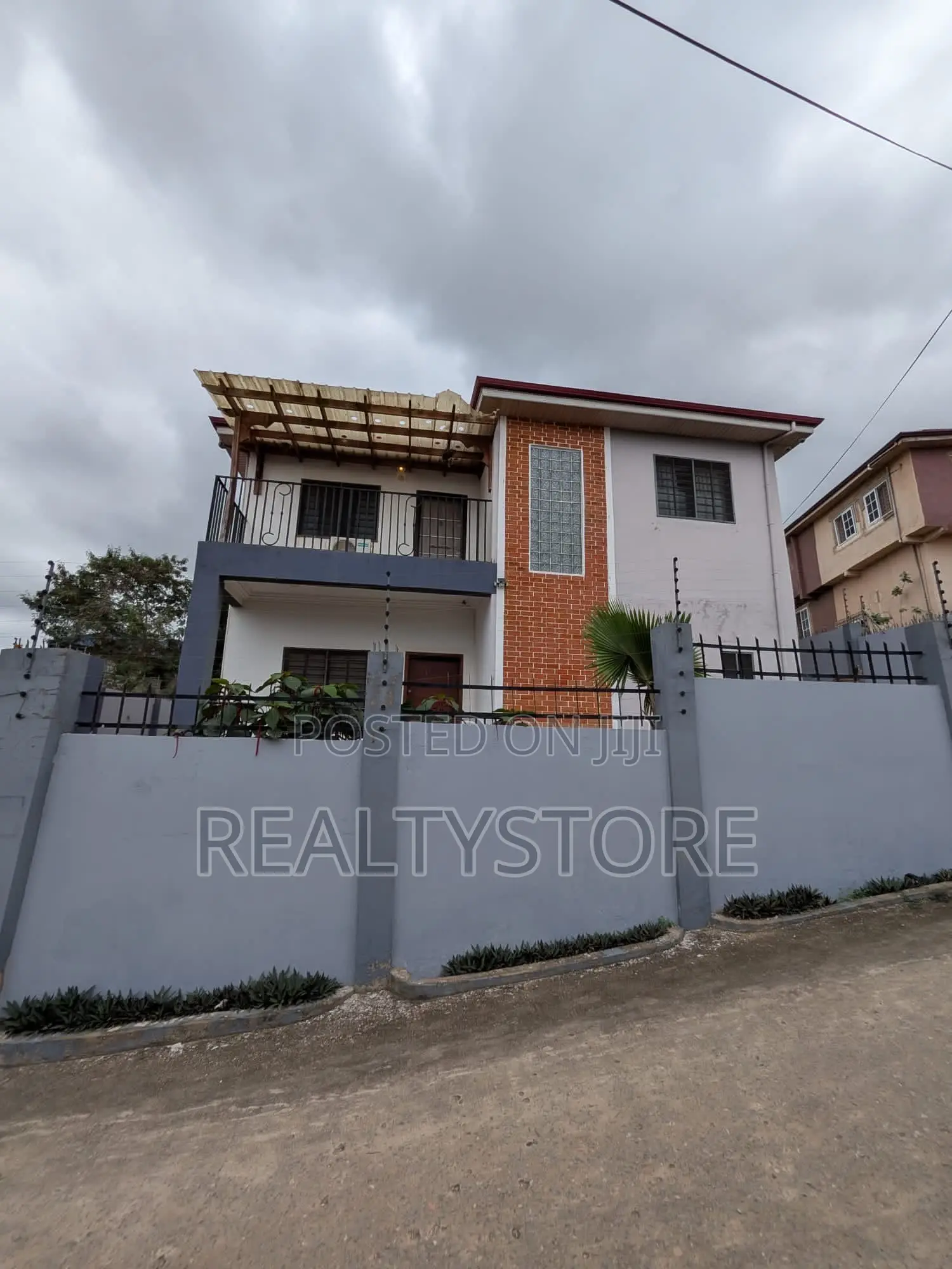 4bdrm House in Abuom Street, Accra Metropolitan for rent in Accra Metropolitan