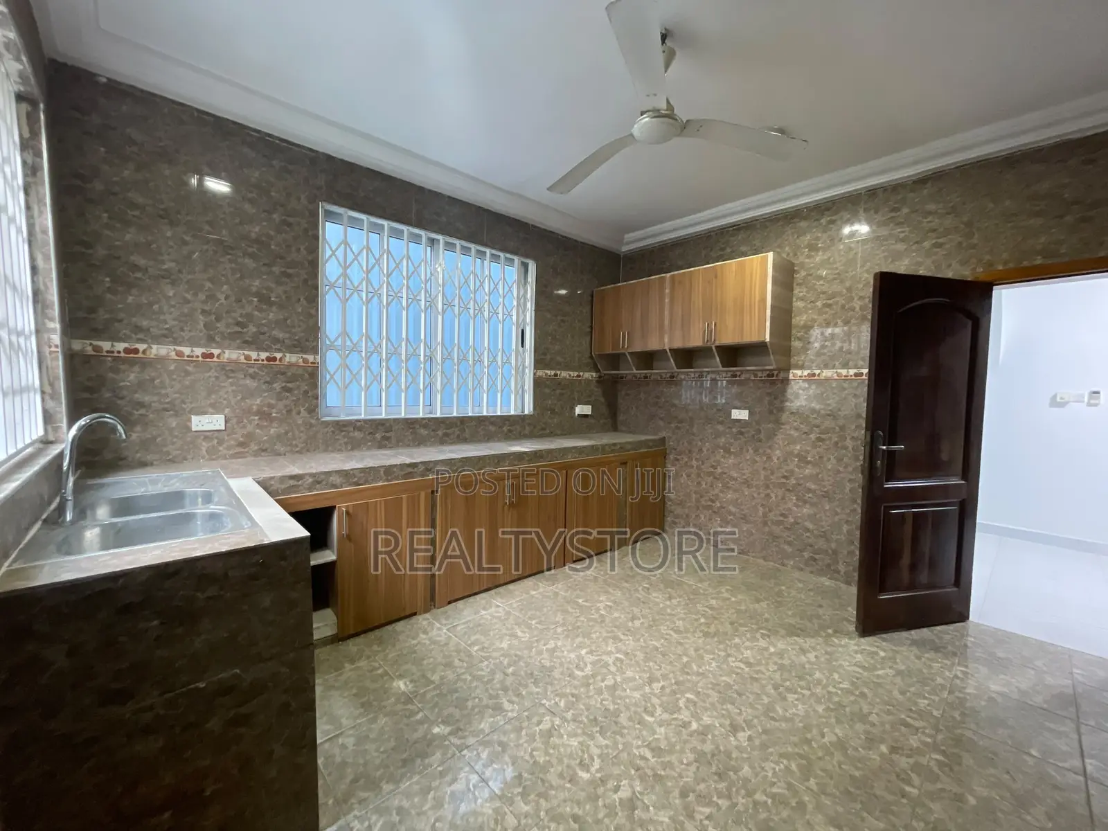 6bdrm Duplex in Cozy Home, Accra Metropolitan for rent in Accra Metropolitan