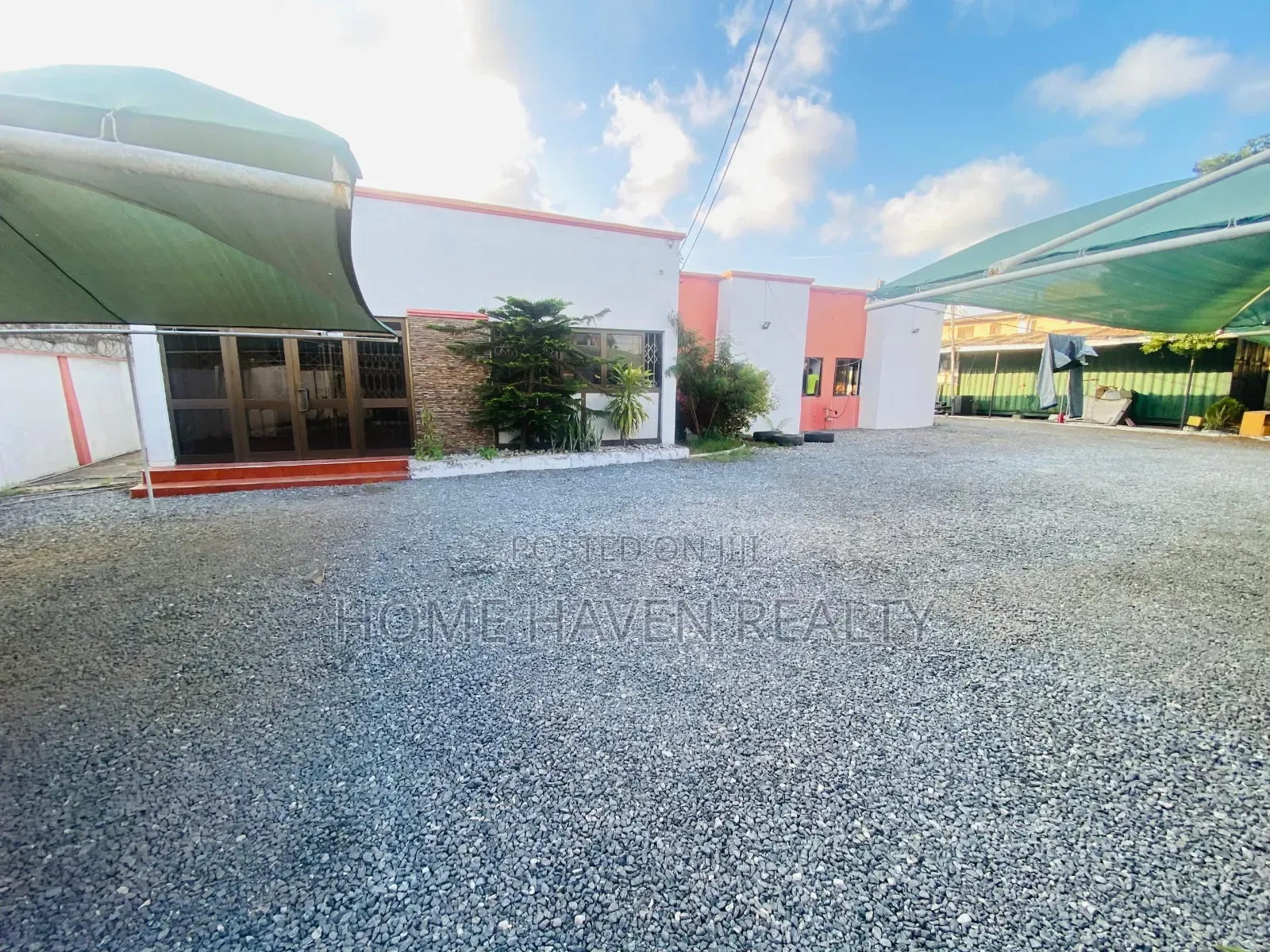 11bdrm House in Dzorwulu for rent in Dzorwulu