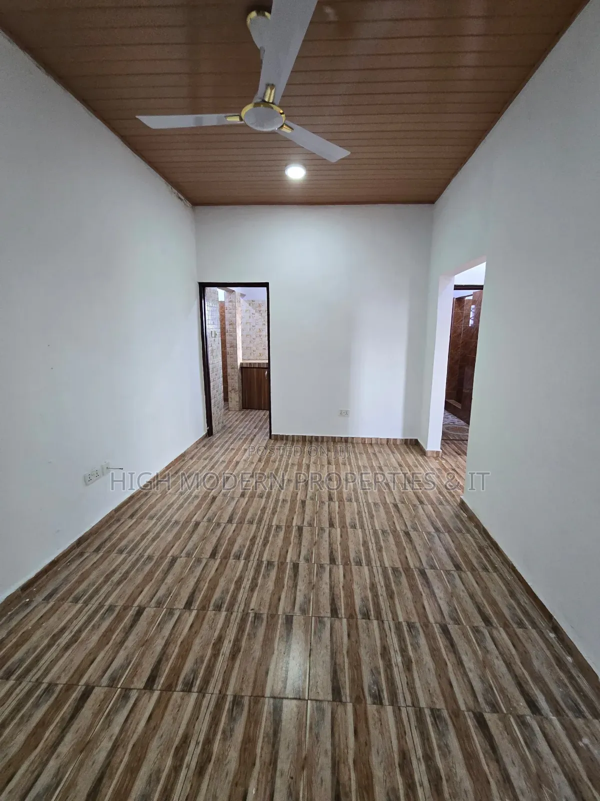 2bdrm Apartment in Paris Villa, New Town for rent in New Town