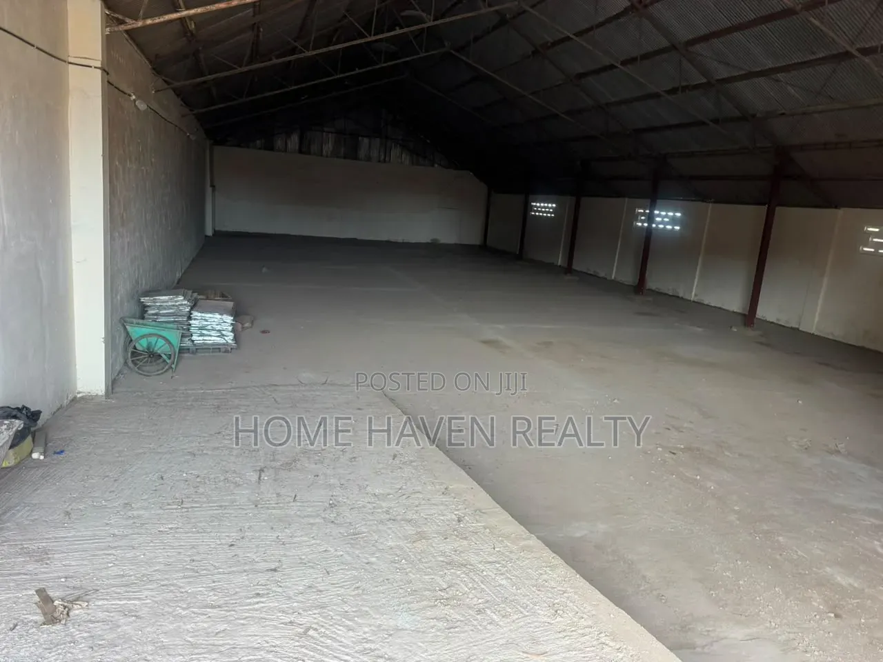 1250 Square Meter Warehouse for Rent at Circle Avenor in Circle Station Area