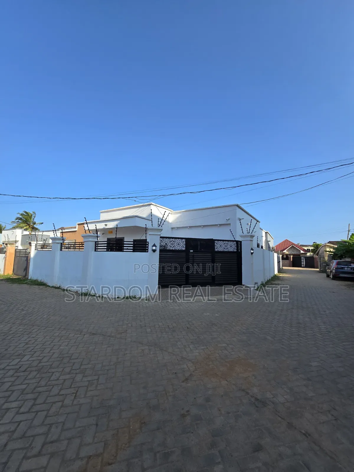 3bdrm Bungalow in Baatsona Spintex for sale in Baatsona Total