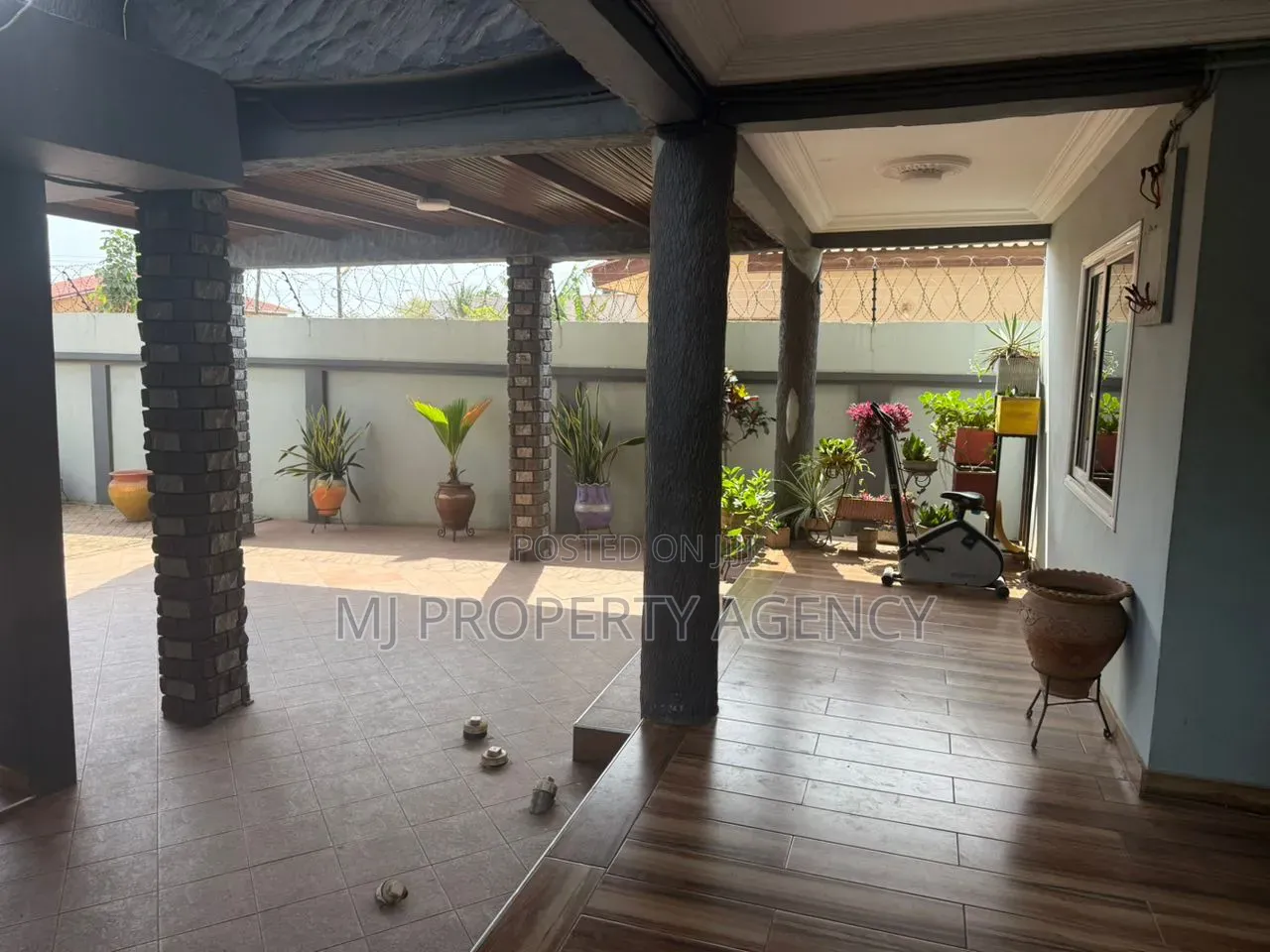 7bdrm House in Community 26 for rent in Community 25
