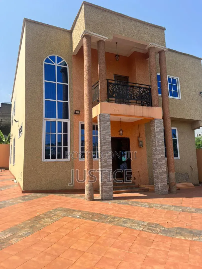 4bdrm House in Kwabenya for sale in Kwabenya