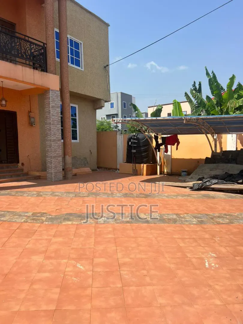 4bdrm House in Kwabenya for sale in Kwabenya
