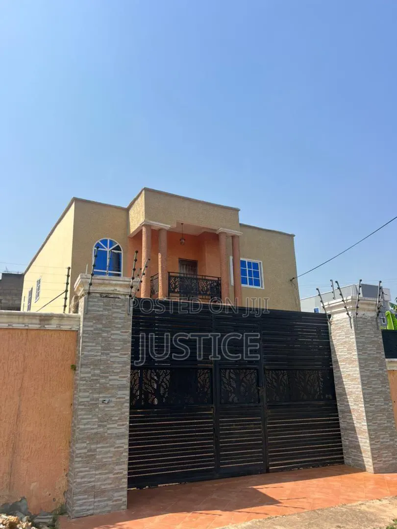 4bdrm House in Kwabenya for sale in Kwabenya