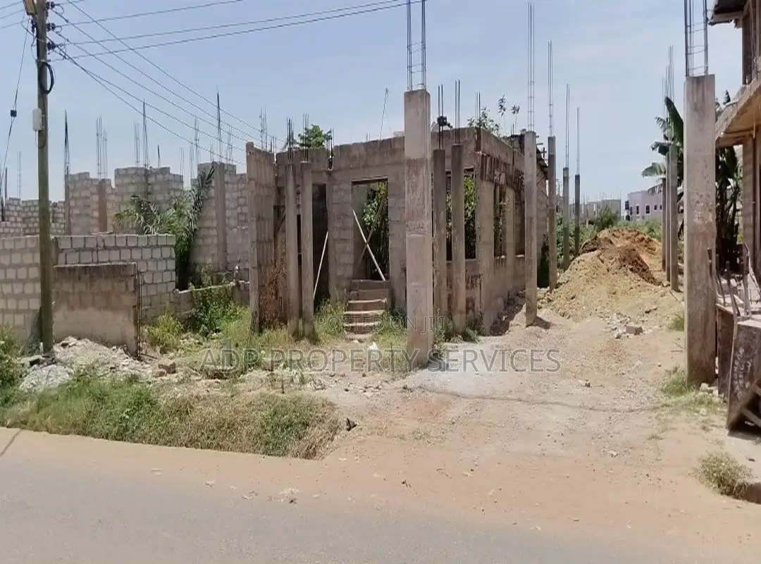 2bdrm House in Tse Addo, Accra Metropolitan for sale in Accra Metropolitan