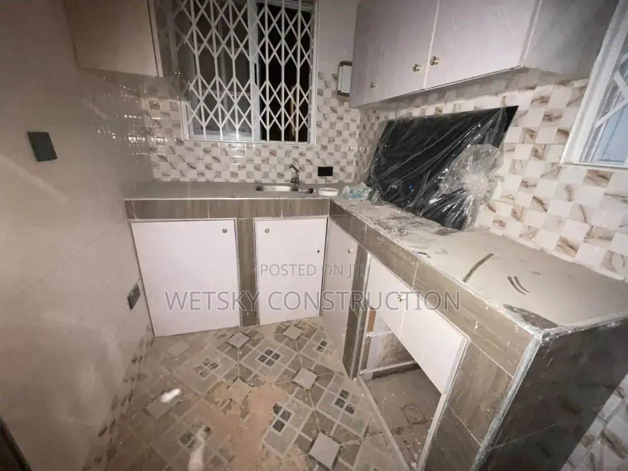 1bdrm Apartment in Deeper Life, Market for rent in Market
