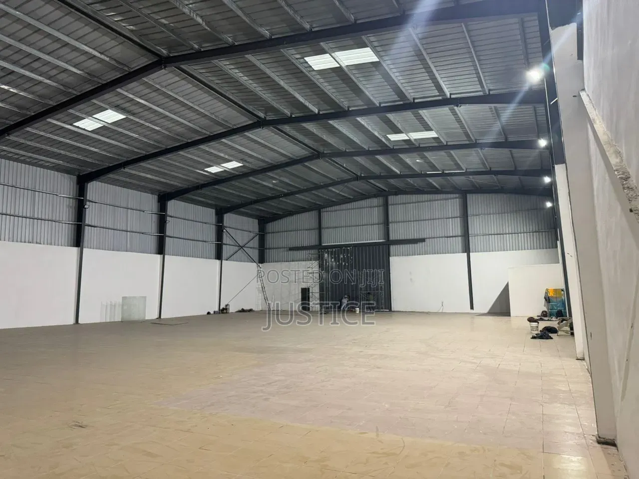 1300 Square Meter Warehouse Kisseman in Christian Village