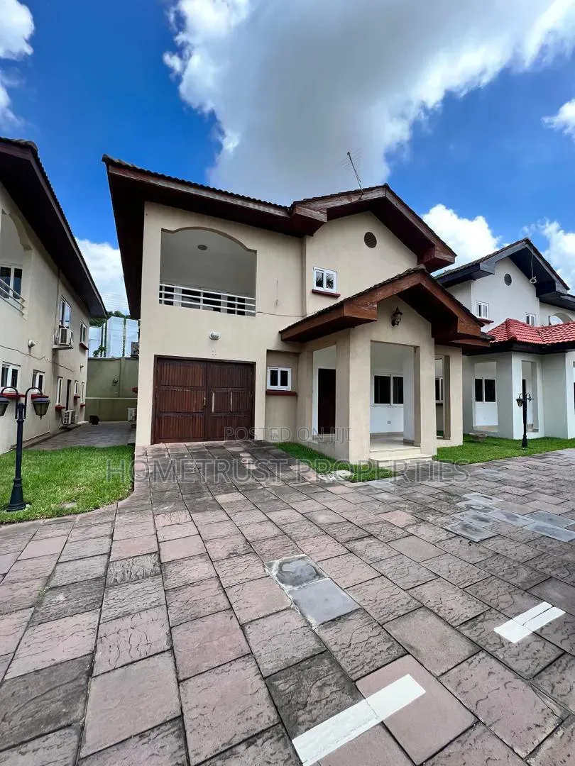 4bdrm Duplex in Airport Residential for sale in Airport Residential Area