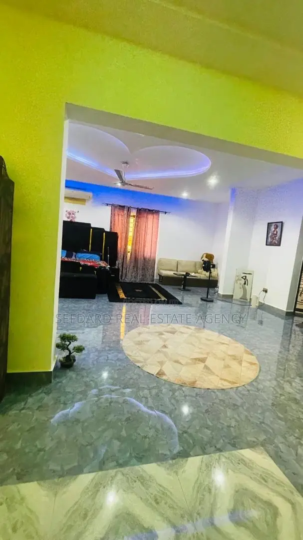 Furnished 6bdrm Duplex in Sefdard Properties, Ablekuma for sale in Ablekuma