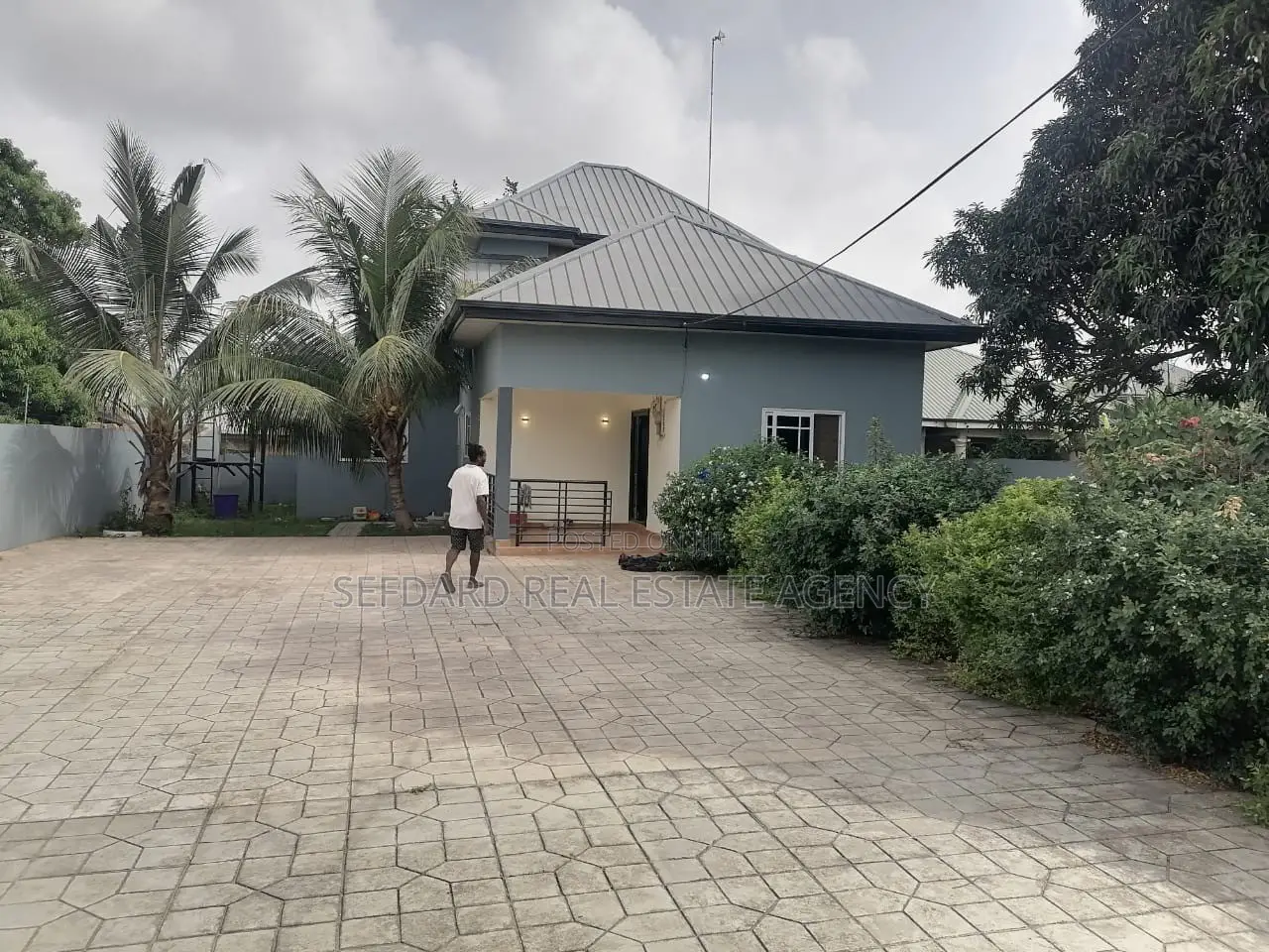 3bdrm House in Sefdard Properties, Amasaman for sale in Amasaman