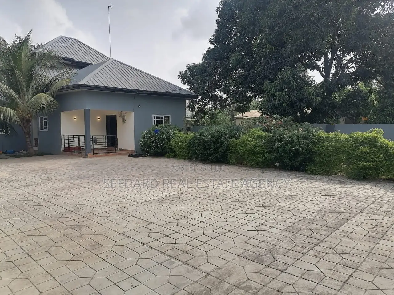 3bdrm House in Sefdard Properties, Amasaman for sale in Amasaman