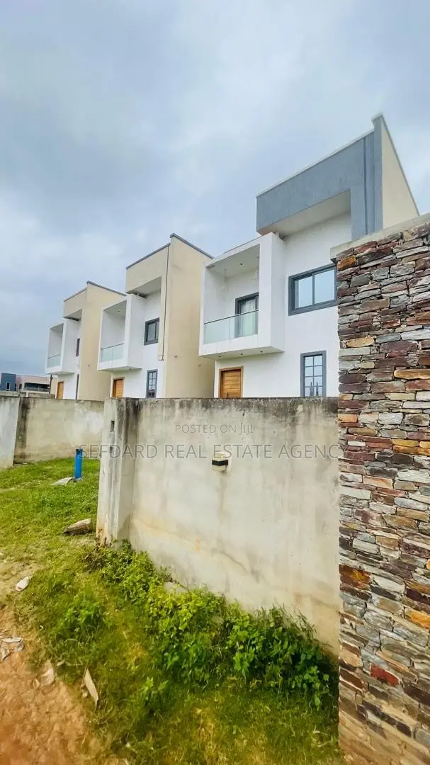 2bdrm Duplex in Sefdard Properties, Amasaman for sale in Amasaman