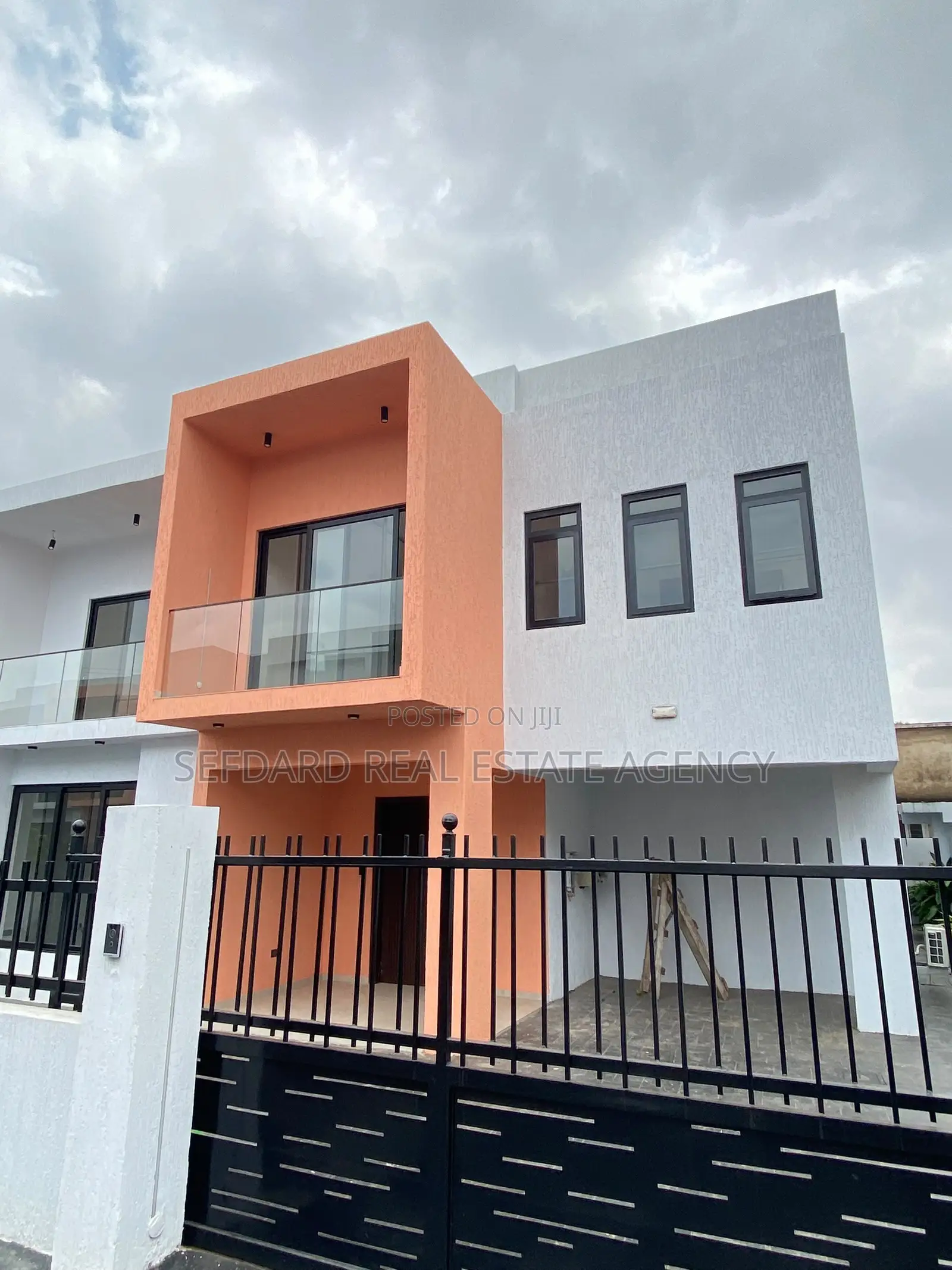 4bdrm Duplex in Sefdard Properties, Adjiriganor for sale in Adjiriganor