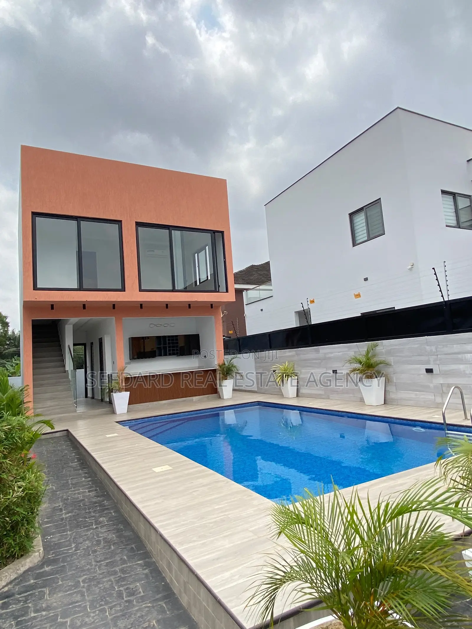 4bdrm Duplex in Sefdard Properties, Adjiriganor for sale in Adjiriganor