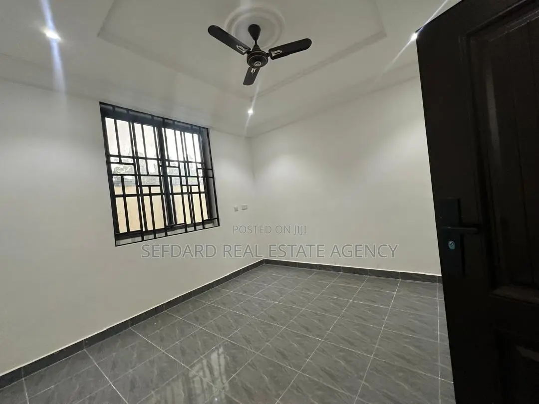 5bdrm Duplex in Sefdard Properties, Pokuase for rent in Pokuase