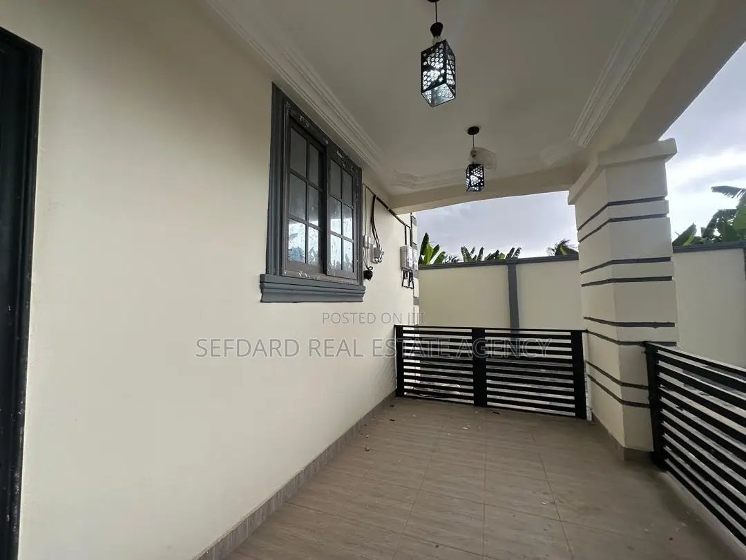 5bdrm Duplex in Sefdard Properties, Pokuase for rent in Pokuase