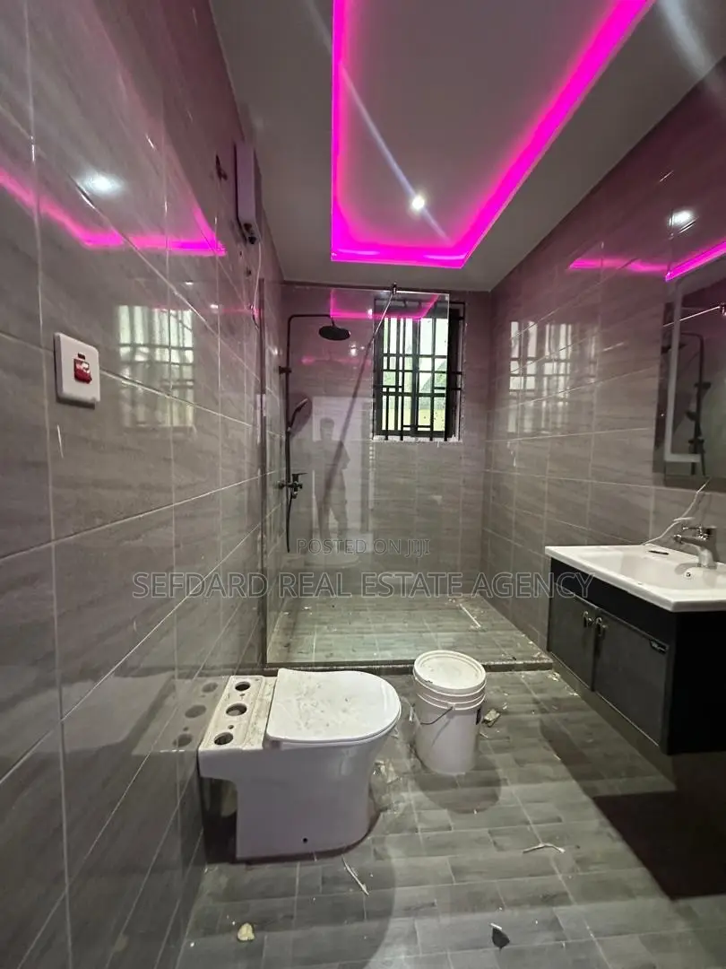 5bdrm Duplex in Sefdard Properties, Pokuase for rent in Pokuase