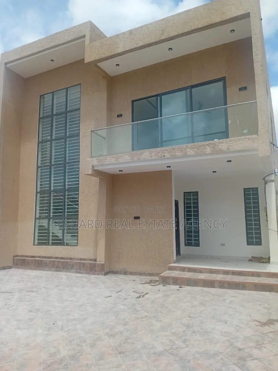 5bdrm Duplex in Sefdard Properties, Ashomang Estate for sale in Ashomang Estate