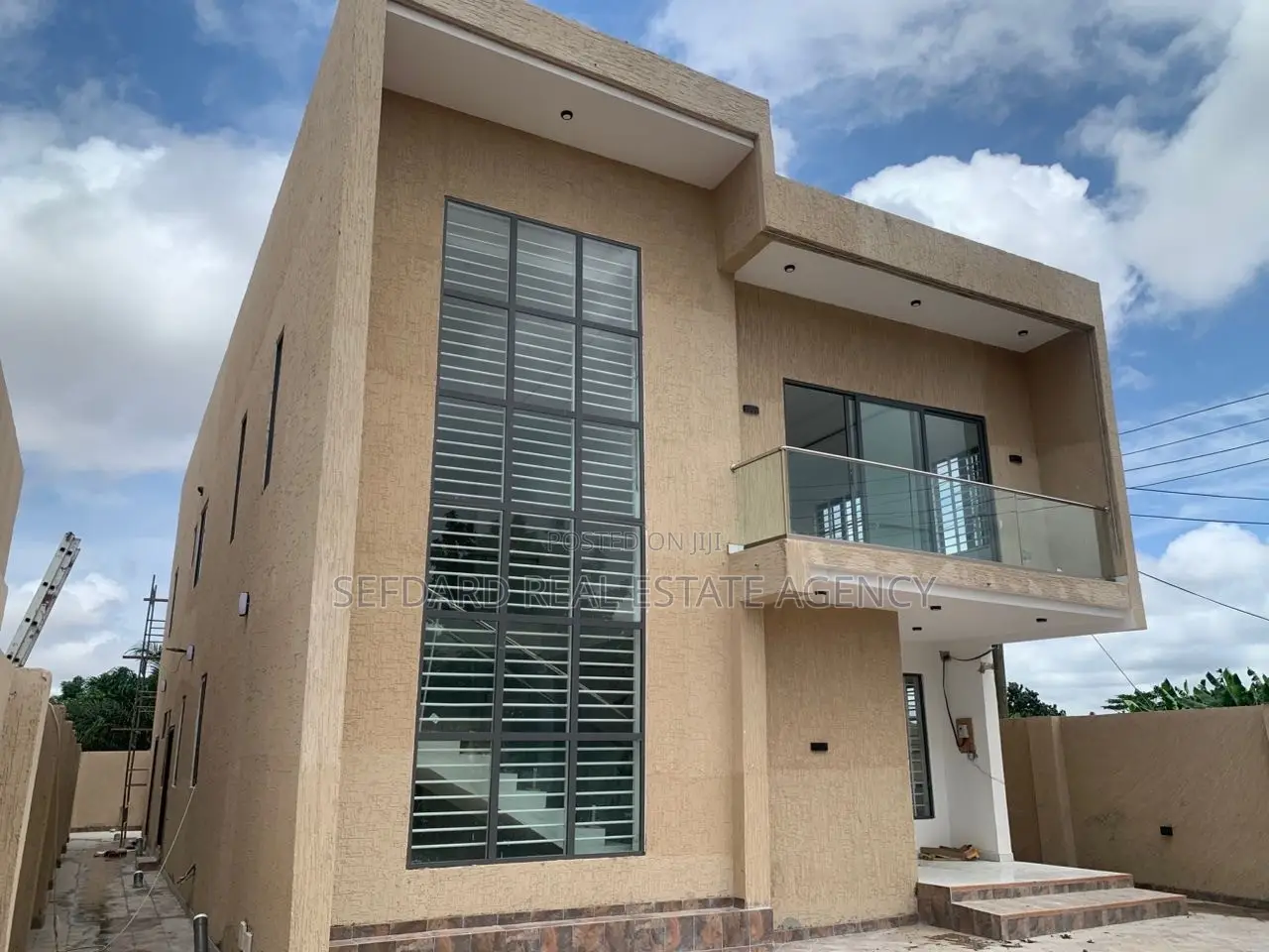 5bdrm Duplex in Sefdard Properties, Ashomang Estate for sale in Ashomang Estate